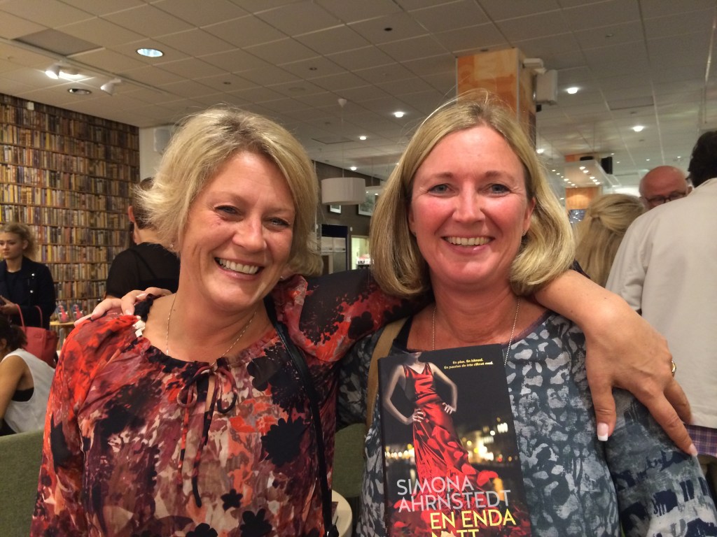 Författarkollegor på Ordberoende förlag (Åsa Bonelli som debuterar våren 2015 och Eva Rydinger)